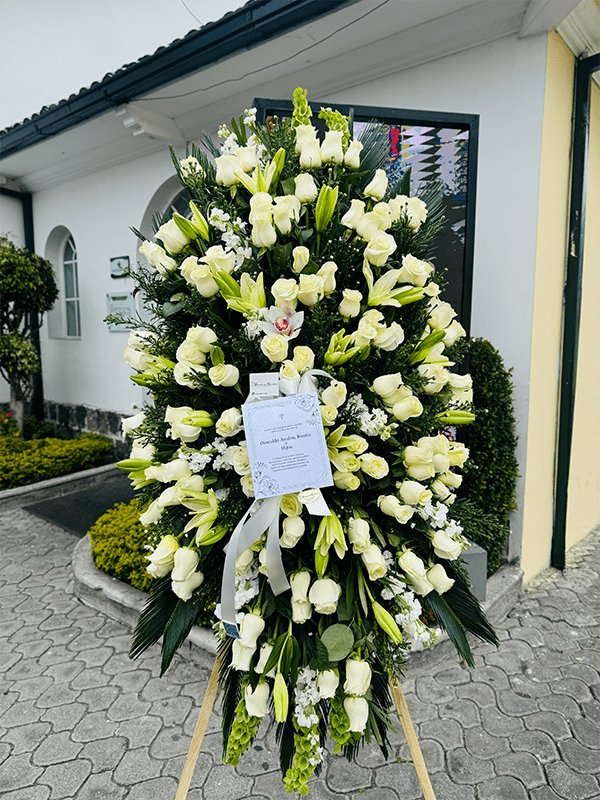 Pedestal ramos y orquídeas